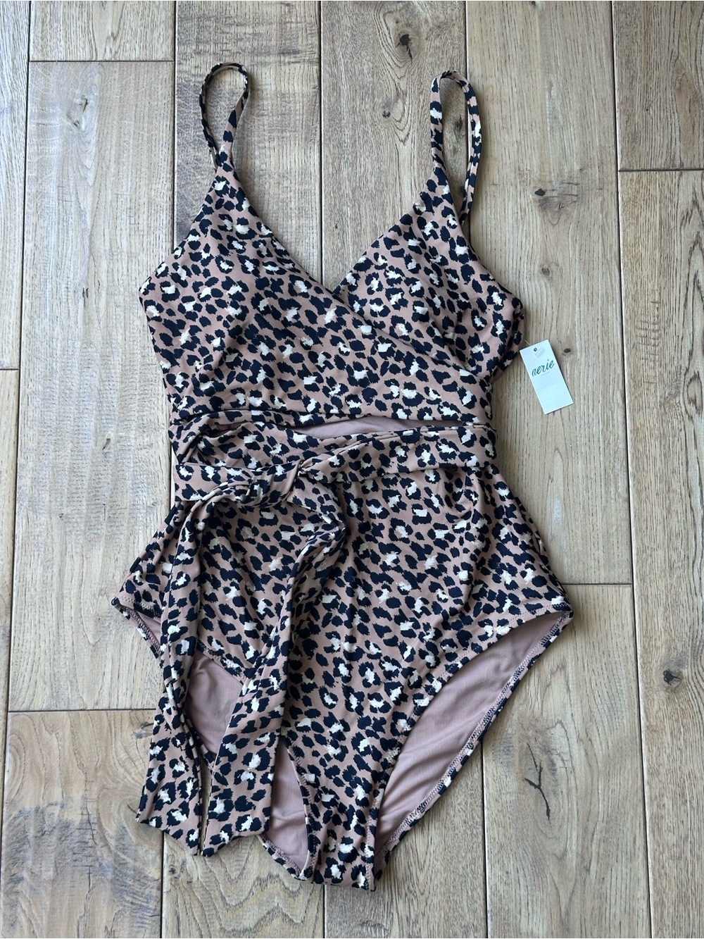 NEW Aerie Leopard Full Coverage One Piece Swimsuit size Medium - Picture 4 of 10